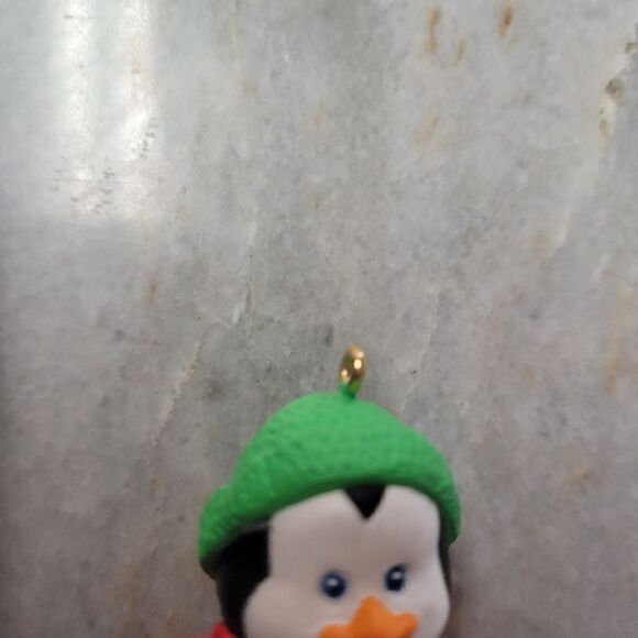1990 Hallmark Keepsake Ornament Polar Jogger Penguin - Picture 8 of 10